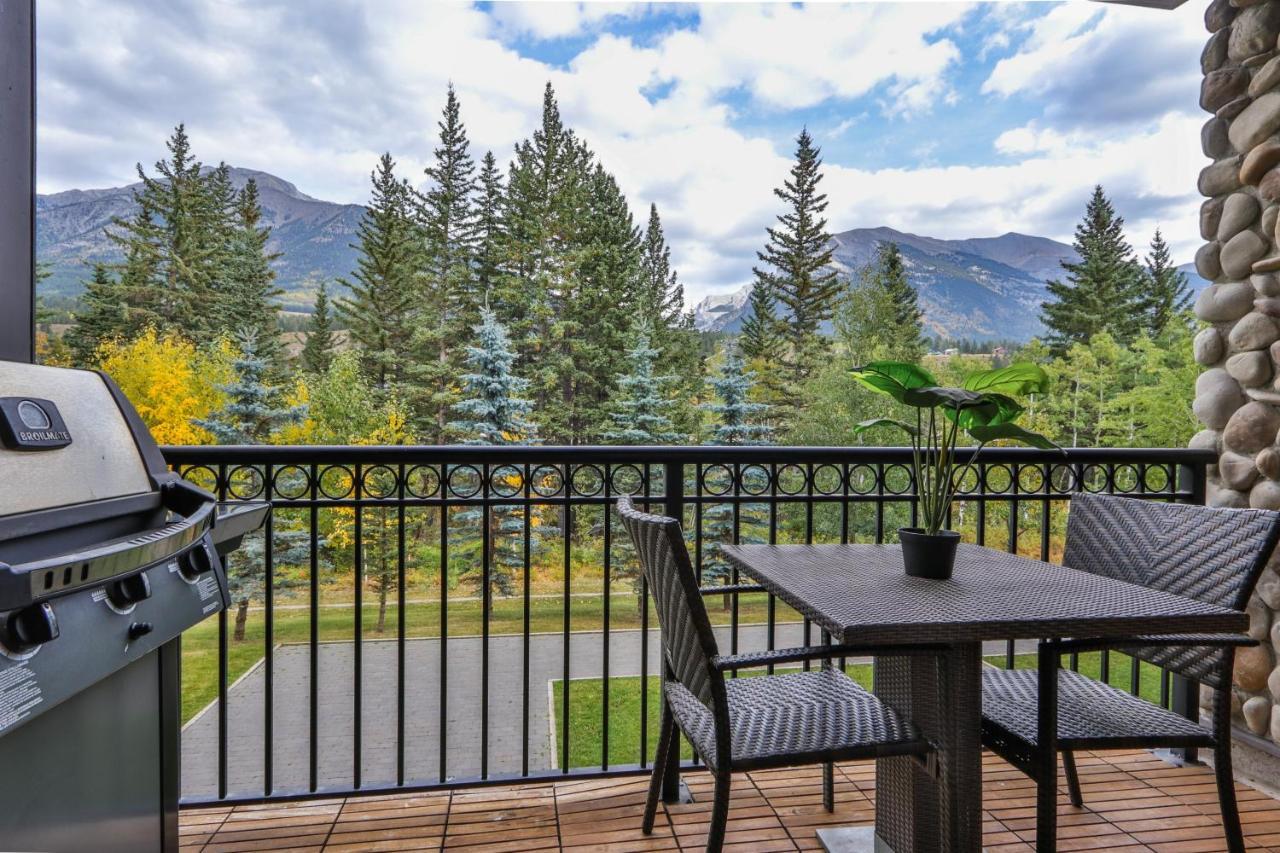 The Mountaineer By Instantsuites Pool & Hottub Canmore Dış mekan fotoğraf