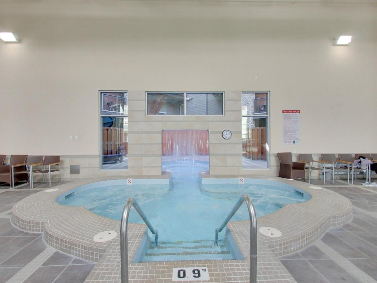 The Mountaineer By Instantsuites Pool & Hottub Canmore Dış mekan fotoğraf