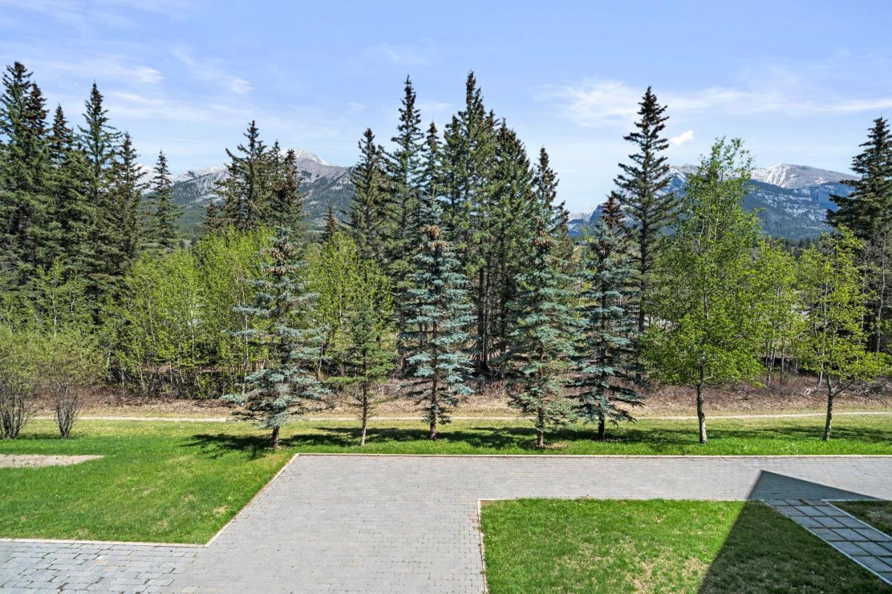 The Mountaineer By Instantsuites Pool & Hottub Canmore Dış mekan fotoğraf